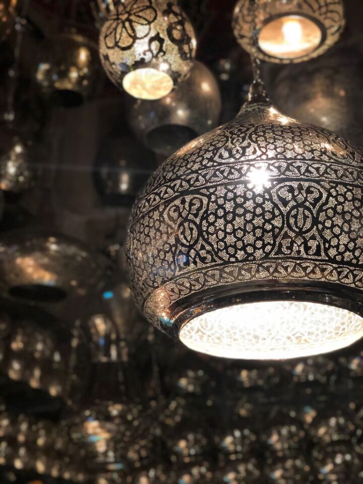 negozio di lampade arabe a Dahab sul mar Rosso Egitto